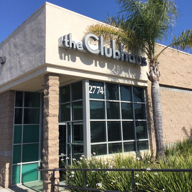 shoe warehouse signal hill